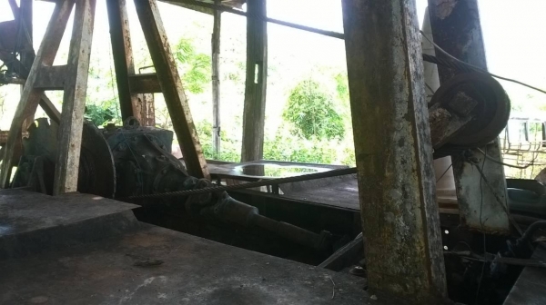 ขายรถยก 6 ล้อหัวยาวยังใช้งานได้ดี เครื่องเดิม DA120 120 HP คัสซีสวย ทะเบียนเป็นแบบการ์ด ชุดโอนหมดอายุแล้วครับ แต่ก็ยังดีกว่าไม่มีเล่มนะครับพี่น้อง