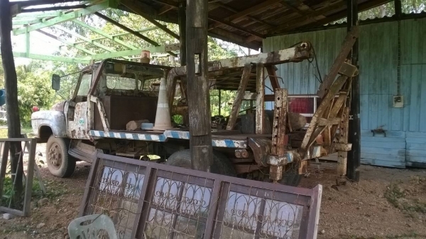 ขายรถยก 6 ล้อหัวยาวยังใช้งานได้ดี เครื่องเดิม DA120 120 HP คัสซีสวย ทะเบียนเป็นแบบการ์ด ชุดโอนหมดอายุแล้วครับ แต่ก็ยังดีกว่าไม่มีเล่มนะครับพี่น้อง