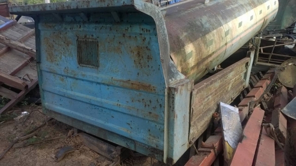 กระบะดั้มสามมิตรยาว3เมตร ยกลงจากNKR88แรง สภาพยังดี เหล็กหนา สีลอกๆสีไม่สวย