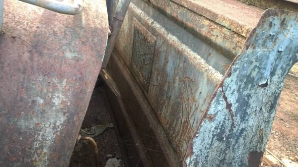 กระบะดั้มสามมิตรยาว3เมตร ยกลงจากNKR88แรง สภาพยังดี เหล็กหนา สีลอกๆสีไม่สวย