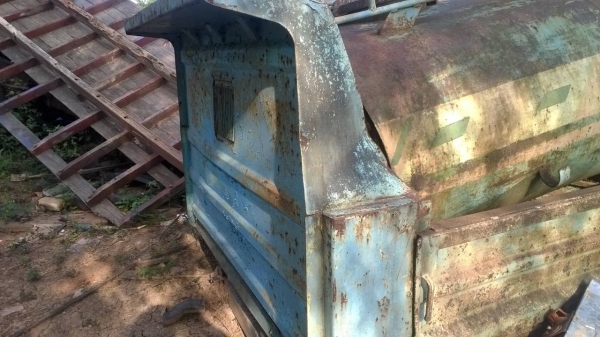 กระบะดั้มสามมิตรยาว3เมตร ยกลงจากNKR88แรง สภาพยังดี เหล็กหนา สีลอกๆสีไม่สวย