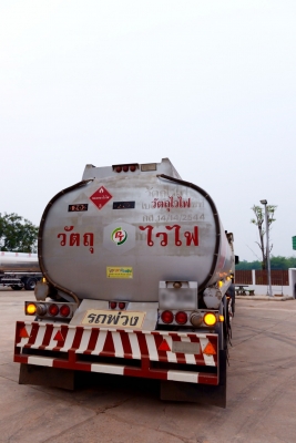 ขาย รถบรรทุกน้ำมัน Volvo 380 FM12 + tank T-belco 34,000