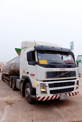 ขาย รถบรรทุกน้ำมัน Volvo 380 FM12 + tank T-belco 34,000