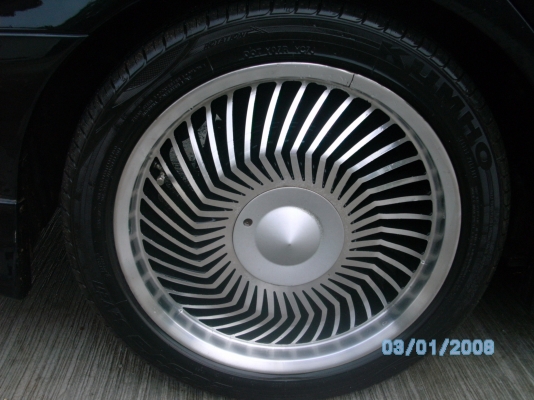 ขายครับ ล้อแม็กสวยขอบ17 พร้อมยาง 215/45/17 1ชุด 4 ล้อครับ แท้ๆ ลดราคา12,900