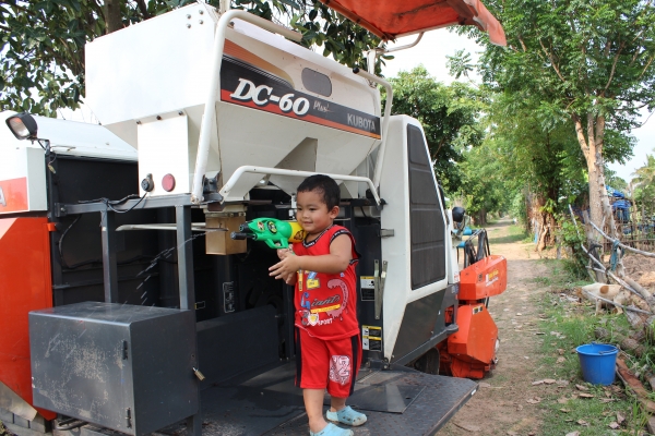 ขายรถเกี่ยว kubota dc60plus