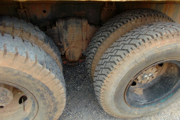 ขายด่วนรถสิบล้อหลงTDชีL0216ดรั้มKACเครือง195แรงม้า