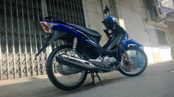 Axelo 2013 สีนํ้าเงิน วิ่งน้อย 3000 กิโล ขายถูกๆ ต่อรองได้จ้า