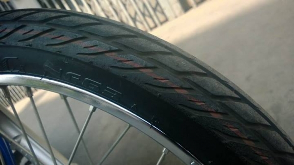 Axelo 2013 สีนํ้าเงิน วิ่งน้อย 3000 กิโล ขายถูกๆ ต่อรองได้จ้า