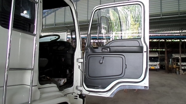 ขาย 6ล้อ อีซูซุเดก้า 195 แรง ยาว 6.50 รวมเครน ปี 2003 สภาพสวยเดิมเครื่องดี พร้อมใช้งาน ชมก่อนได้ครับ สนใจติดต่อ 081-9425443