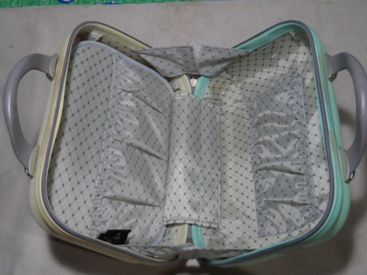 กระเป๋าเดินทาง ขนาดเล็ก จิ๋ว แต่ข้างในจุของได้เยอะมาก