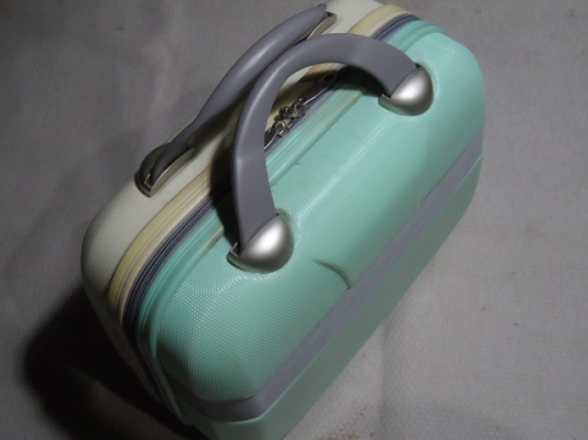 กระเป๋าเดินทาง ขนาดเล็ก จิ๋ว แต่ข้างในจุของได้เยอะมาก