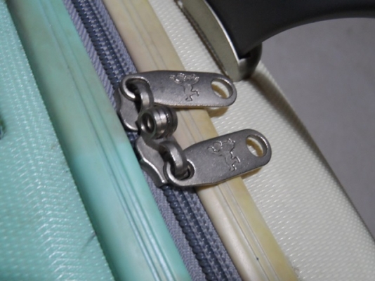 กระเป๋าเดินทาง ขนาดเล็ก จิ๋ว แต่ข้างในจุของได้เยอะมาก