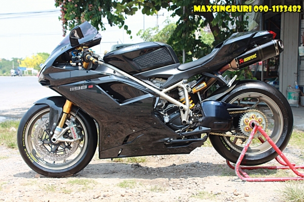 แม็กสิงห์บุรี//DUCATI 1198 S ปี2010 สภาพนางฟ้า OHLINS ทั้งคัน ของแต่งเพียบ ทะเบียนแท้ 685000