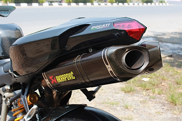 แม็กสิงห์บุรี//DUCATI 1198 S ปี2010 สภาพนางฟ้า OHLINS ทั้งคัน ของแต่งเพียบ ทะเบียนแท้ 685000
