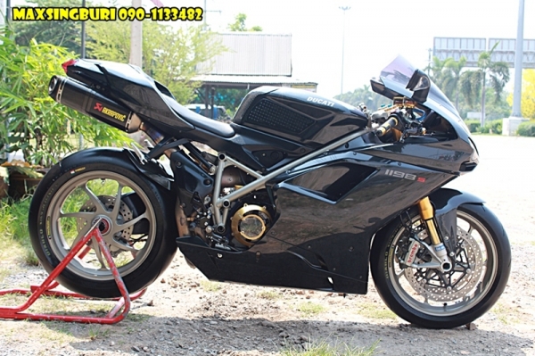 แม็กสิงห์บุรี//DUCATI 1198 S ปี2010 สภาพนางฟ้า OHLINS ทั้งคัน ของแต่งเพียบ ทะเบียนแท้ 685000