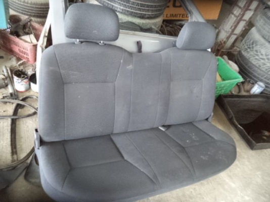 เบาะหลังดีแม็กซ์ 4 ประตู