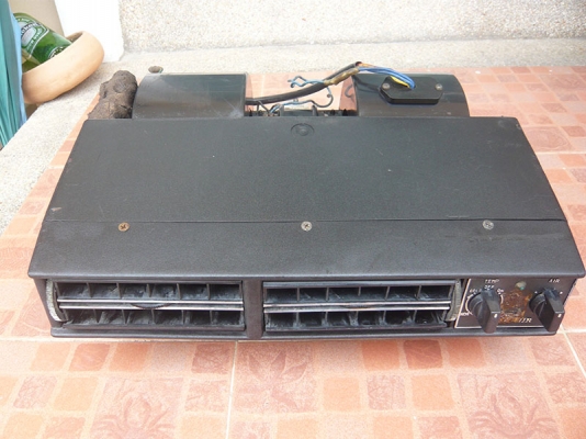 ขายตู้แอร์แขวนหน้าปรับได้แบบสองช่องขาย 1000 บาท