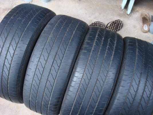 ขายยาง Dunlop sp sport ขนาด 215/55/17  ยางปี 13