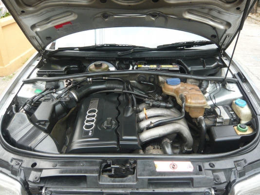 AUDI A4 1.8 รถบ้านมือเดียว สภาพพร้อมใช้ที่สุด