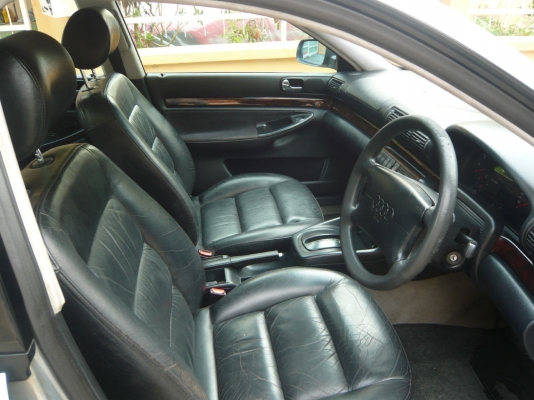 AUDI A4 1.8 รถบ้านมือเดียว สภาพพร้อมใช้ที่สุด