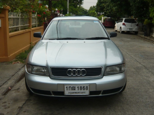 AUDI A4 1.8 รถบ้านมือเดียว สภาพพร้อมใช้ที่สุด