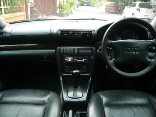 AUDI A4 1.8 รถบ้านมือเดียว สภาพพร้อมใช้ที่สุด