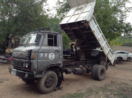 ขาย 6 ล้อดั้ม KM310 วางเครื่อง 1W ตัวเดียวกันกับ WO4D 117 แรงม้าแต่ยังเป็นลิขสิทธิ์ของ TOYOTA คัสซีสวย คานหน้า 6 น็อต เฟืองท้าย F พวงมาลัยพาวเวอร์ ทะเบียนชุดโอนพร้อมโอนครับ