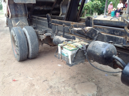 ขาย 6 ล้อดั้ม KM310 วางเครื่อง 1W ตัวเดียวกันกับ WO4D 117 แรงม้าแต่ยังเป็นลิขสิทธิ์ของ TOYOTA คัสซีสวย คานหน้า 6 น็อต เฟืองท้าย F พวงมาลัยพาวเวอร์ ทะเบียนชุดโอนพร้อมโอนครับ