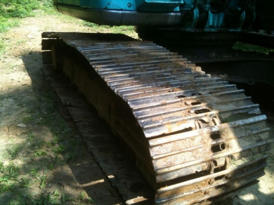 รถแบคโฮ KOBELCO  200 - 5  ( รุ่น ค๊อปเตอร์ V1. ) , ( ขายคู่  รถ โตโยต้า 4 ประตู )  สนใจติดต่อ 081 - 6079515