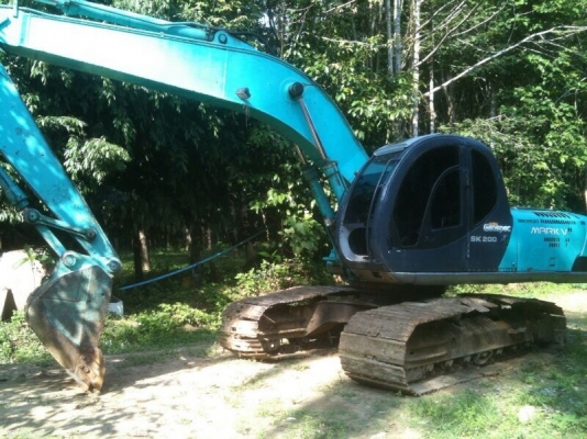รถแบคโฮ KOBELCO  200 - 5  ( รุ่น ค๊อปเตอร์ V1. ) , ( ขายคู่  รถ โตโยต้า 4 ประตู )  สนใจติดต่อ 081 - 6079515