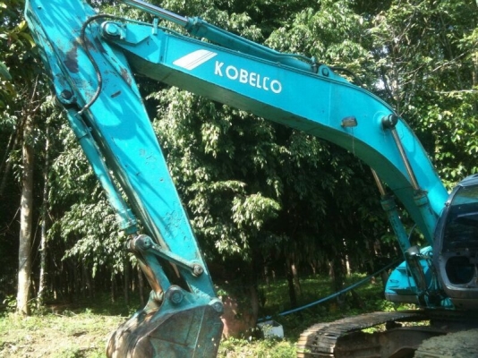 รถแบคโฮ KOBELCO  200 - 5  ( รุ่น ค๊อปเตอร์ V1. ) , ( ขายคู่  รถ โตโยต้า 4 ประตู )  สนใจติดต่อ 081 - 6079515