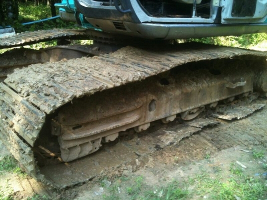 รถแบคโฮ KOBELCO  200 - 5  ( รุ่น ค๊อปเตอร์ V1. ) , ( ขายคู่  รถ โตโยต้า 4 ประตู )  สนใจติดต่อ 081 - 6079515