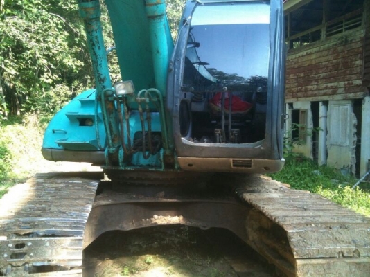 รถแบคโฮ KOBELCO  200 - 5  ( รุ่น ค๊อปเตอร์ V1. ) , ( ขายคู่  รถ โตโยต้า 4 ประตู )  สนใจติดต่อ 081 - 6079515