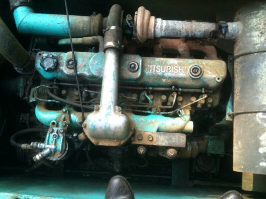 รถแบคโฮ KOBELCO  200 - 5  ( รุ่น ค๊อปเตอร์ V1. ) , ( ขายคู่  รถ โตโยต้า 4 ประตู )  สนใจติดต่อ 081 - 6079515