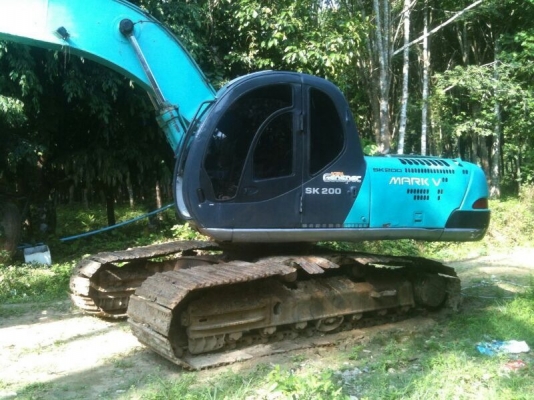 รถแบคโฮ KOBELCO  200 - 5  ( รุ่น ค๊อปเตอร์ V1. ) , ( ขายคู่  รถ โตโยต้า 4 ประตู )  สนใจติดต่อ 081 - 6079515