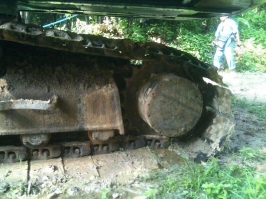 รถแบคโฮ KOBELCO  200 - 5  ( รุ่น ค๊อปเตอร์ V1. ) , ( ขายคู่  รถ โตโยต้า 4 ประตู )  สนใจติดต่อ 081 - 6079515