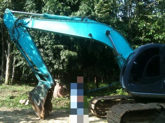รถแบคโฮ KOBELCO  200 - 5  ( รุ่น ค๊อปเตอร์ V1. ) , ( ขายคู่  รถ โตโยต้า 4 ประตู )  สนใจติดต่อ 081 - 6079515