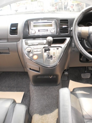 TOYOTA  WISH 2.0Q LIMITED TOPสุด ปี2004 AUTO สีดำ