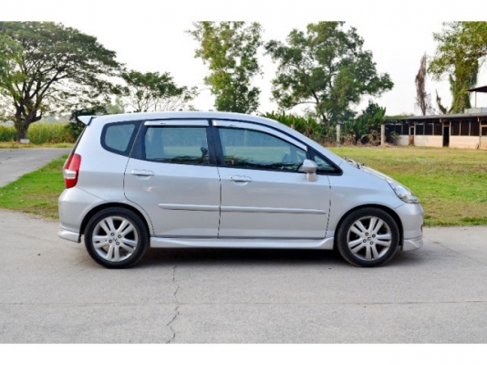 Honda JAZZ ปี05 หัวฉีด ติดแก๊ซLPG สภาพ พร้อมใช้งาน