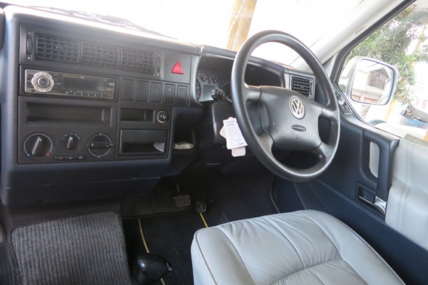 ขายด่วน รถตู้ 8 ที่นั่ง Volkswagen Caravelle ปี2003 รถบ้าน เจ้าของขายเอง