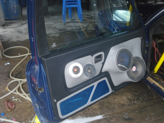 ขายซากตัวถัง BMW E30 2ประตู ขายซากตัวถัง BMW E30 2ประตู