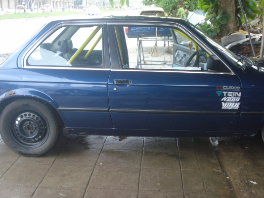 ขายซากตัวถัง BMW E30 2ประตู