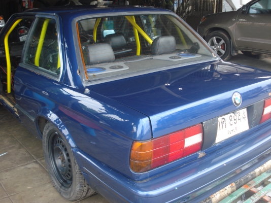 ขายซากตัวถัง BMW E30 2ประตู