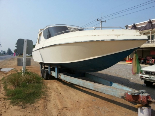 เรือไม้ลำใหญ่. ขายด่วนต้องการใช้พื้นที่ 65,000 บาท