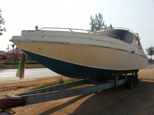 เรือไม้ลำใหญ่. ขายด่วนต้องการใช้พื้นที่ 65,000 บาท
