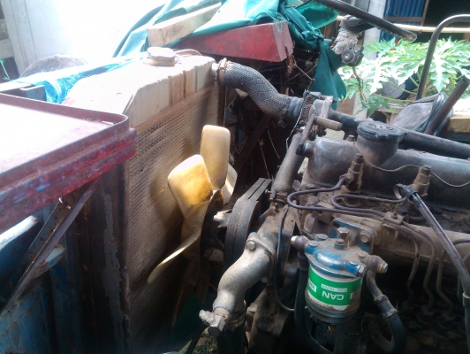 (85,000ไม่รวมตู้นวด)ขายรถหกล้อไม่มีทะเบียน เครื่องEH100  6 สูบ 150 แรง ตู้นวดข้าว 8 ฟุตจัมโบ้