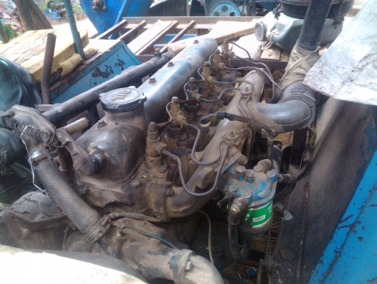 (85,000ไม่รวมตู้นวด)ขายรถหกล้อไม่มีทะเบียน เครื่องEH100  6 สูบ 150 แรง ตู้นวดข้าว 8 ฟุตจัมโบ้