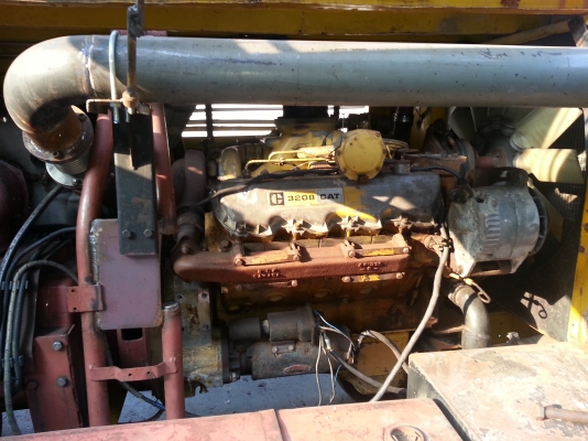 ขายเครื่องปั้มลม 700 CFM เครื่องยนต์ CATERPILLAR 3208 สกรู Atlas ลม 8.5 Bar พร้อมใช้งานลมเร็ว