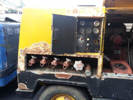 ขายเครื่องปั้มลม 700 CFM เครื่องยนต์ CATERPILLAR 3208 สกรู Atlas ลม 8.5 Bar พร้อมใช้งานลมเร็ว