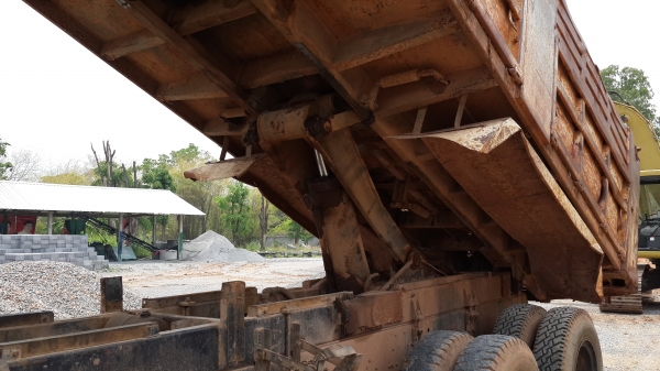 ขายด่วนไอ้หลงเบรคใหญ่195แรงสองเพลาดั้มตามสภาพโทร0843923995 ขายด่วนไอ้หลงเบรคใหญ่195แรงสองเพลาดั้มตามสภาพโทร0843923995